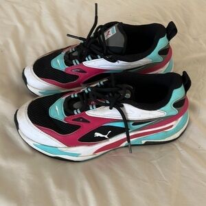 PUMA Girls Size 5 Lace Sneakers Athletic Shoes Outdoor Pink Teal Fun Colorful